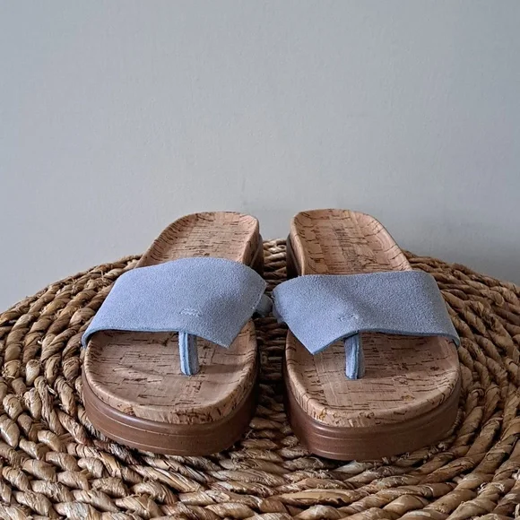 NWOT Donald Pliner Womens Fifi Blue Suede Strap/Molded Cork Wedge Sandals 7.5 - Picture 3 of 8